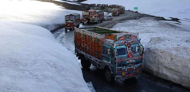 Reopening of Srinagar-Leh highway postponed due snow avalanche